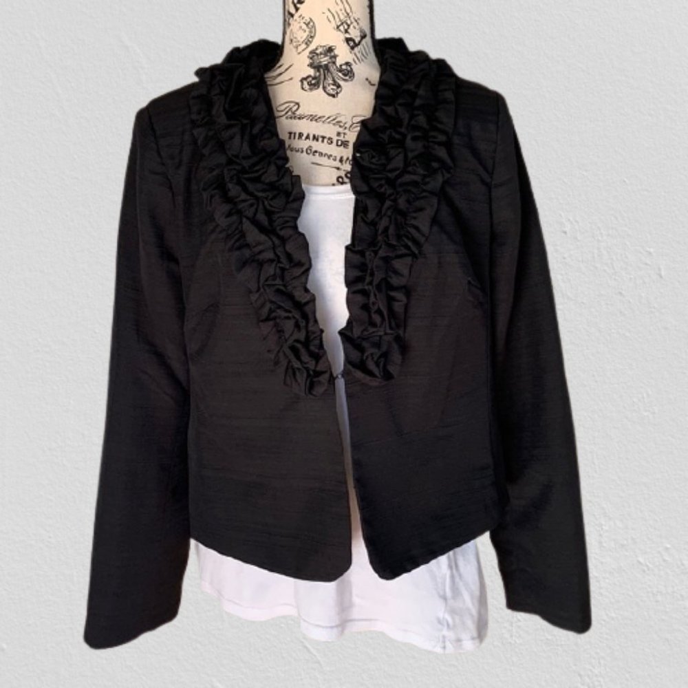 Ivy Chic New York Ruffle Blazer | Black